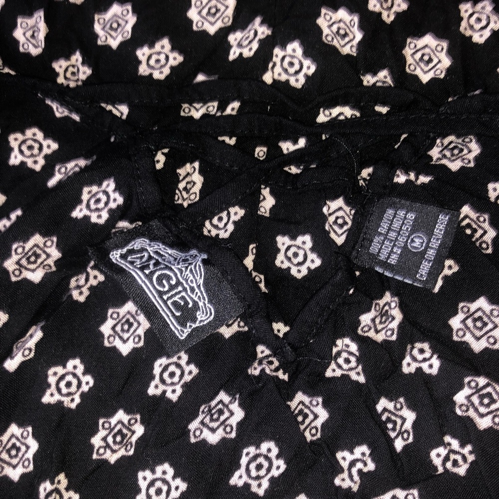 Francesca’s Black Boho Floral Lace Up Romper - Picture 5 of 7